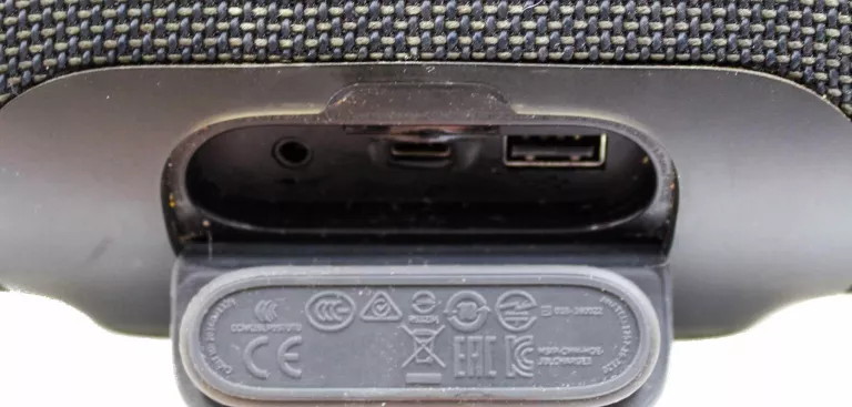 GŁOŚNIK PRZENOŚNY JBL CHARGE 3 CZARNY 20 W