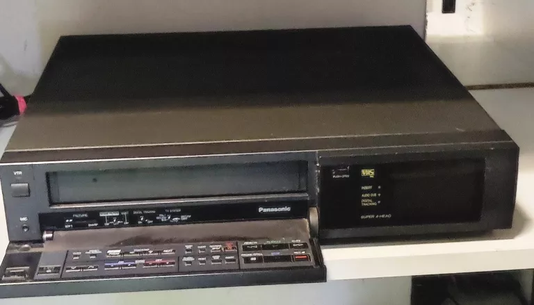 magnetowid-vhs-panasonic-nv-j35ee-powstancow-slaskich-122-wroclaw