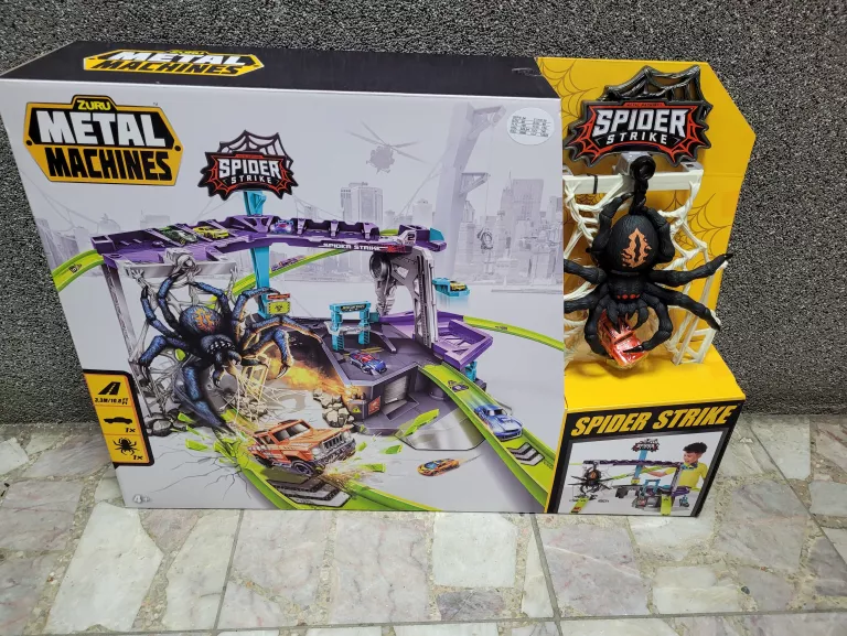 TOR SAMOCHODOWY ZURU METAL MACHINES SPIDER STRIKE