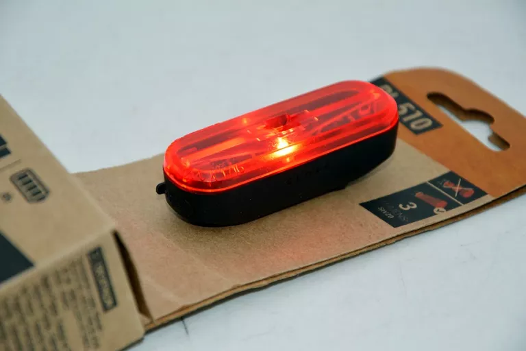 LAMPKA ROWEROWA LED ELOPS RL 510 TYLNA USB DECATHLON