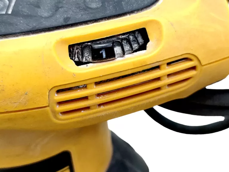 SZLIFIERKA MIMOŚRODOWA DEWALT D26453