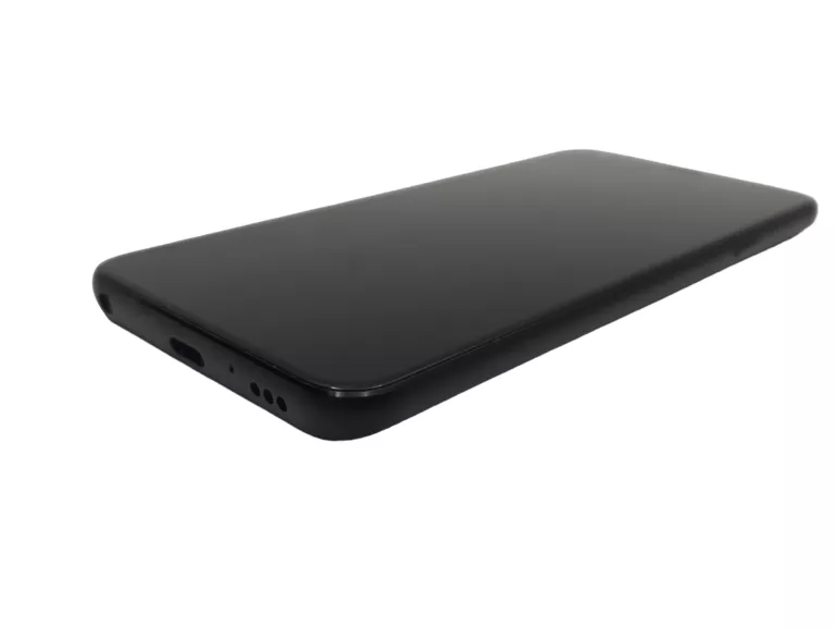 LG Q7 3/32 GB 5,5" IPS TFT 3000 MAH IP68 MIL-STD-810G 8/13MPIX NFC