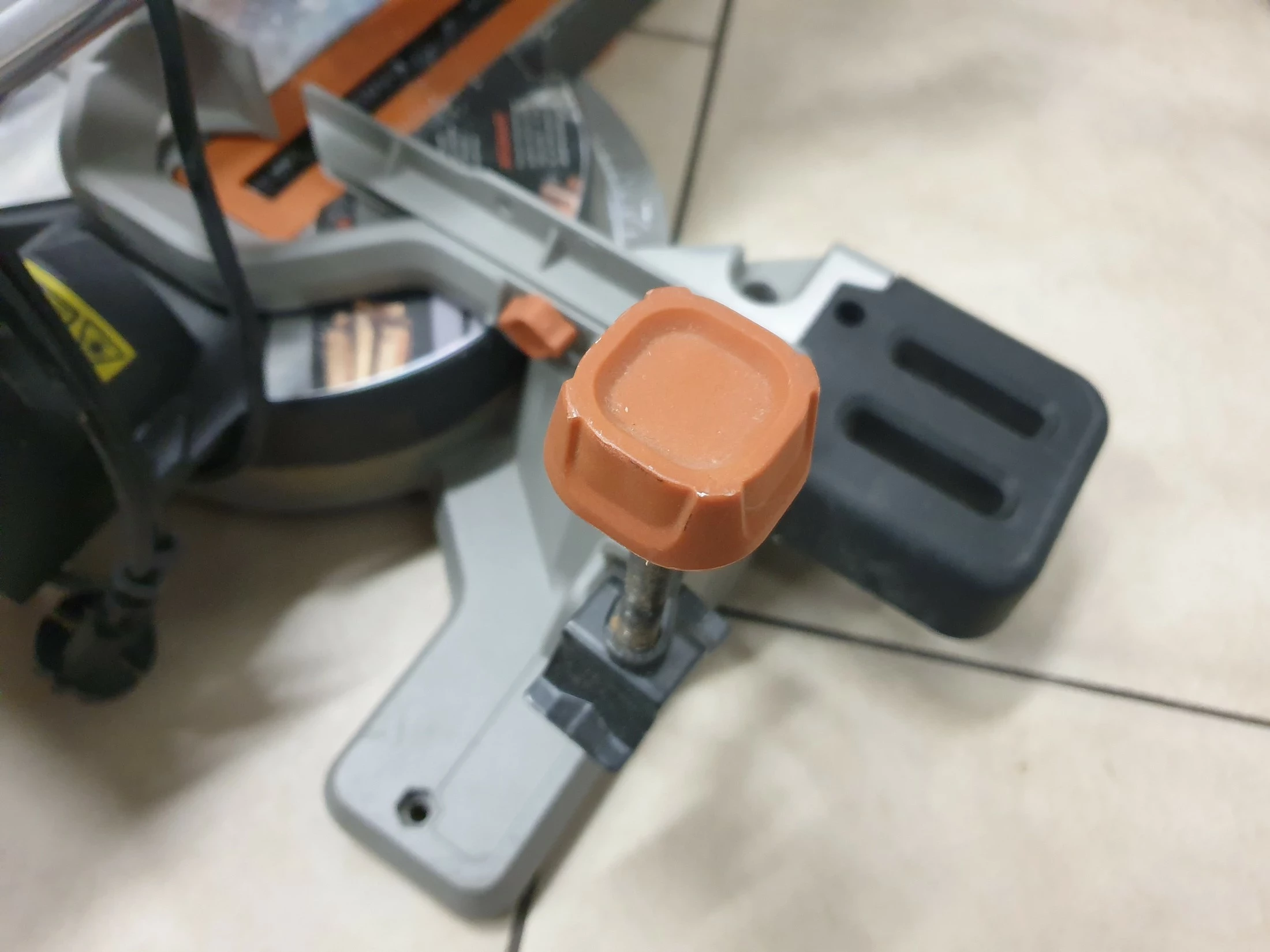 pila-ukosnica-evolution-r210-1500w-kod-producenta-048-0003