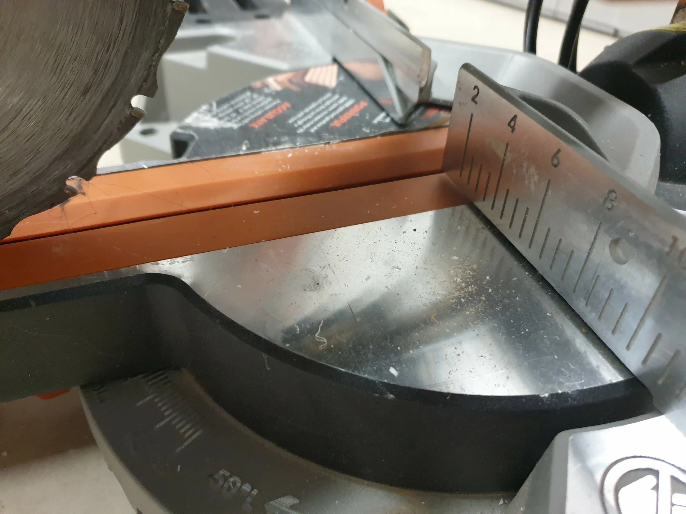 pila-ukosnica-evolution-r210-1500w-stan-uzywany