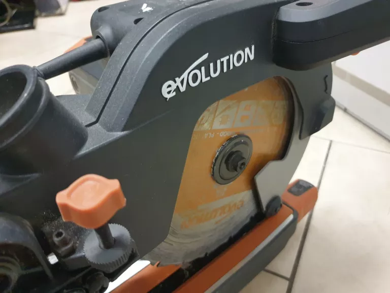 pila-ukosnica-evolution-r210-1500w-seria-evolution