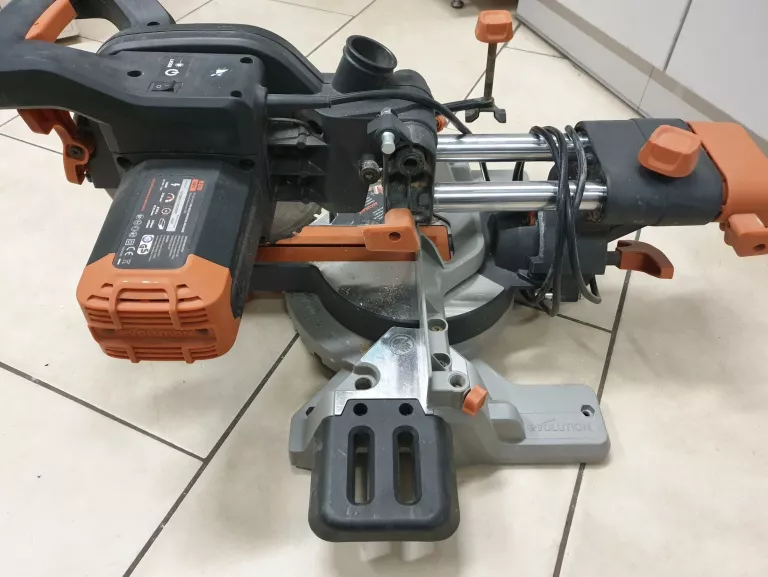 pila-ukosnica-evolution-r210-1500w-product-id-cdaf749f-15a3-424a-8614-4c77c96e8b38