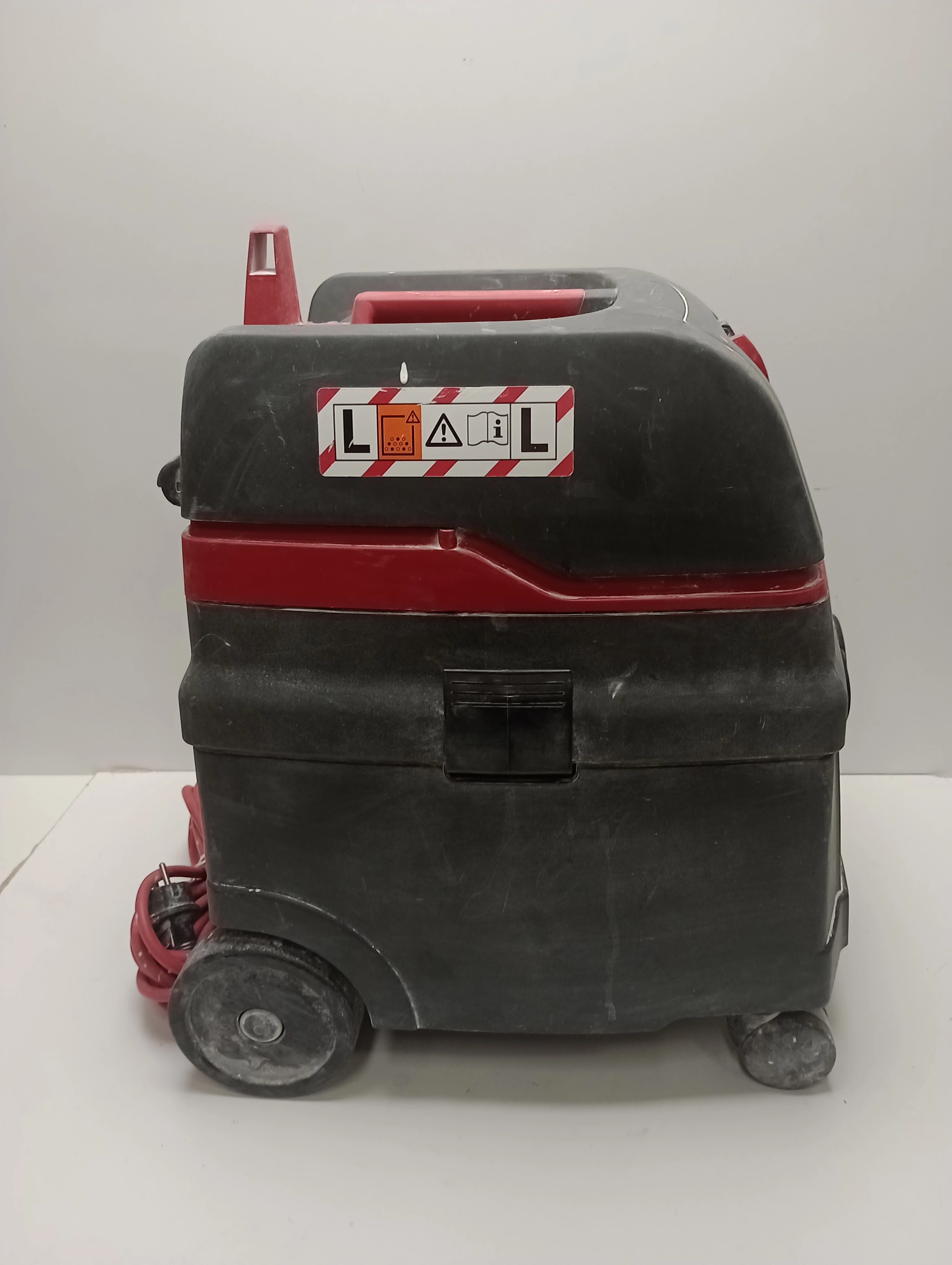 odkurzacz-przemyslowy-starmix-isc-ardl-1425-stan-uzywany