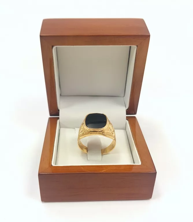 zloty-meski-sygnet-z-onyksem-585w655r25-zwyciestwa-9-gliwice-g1