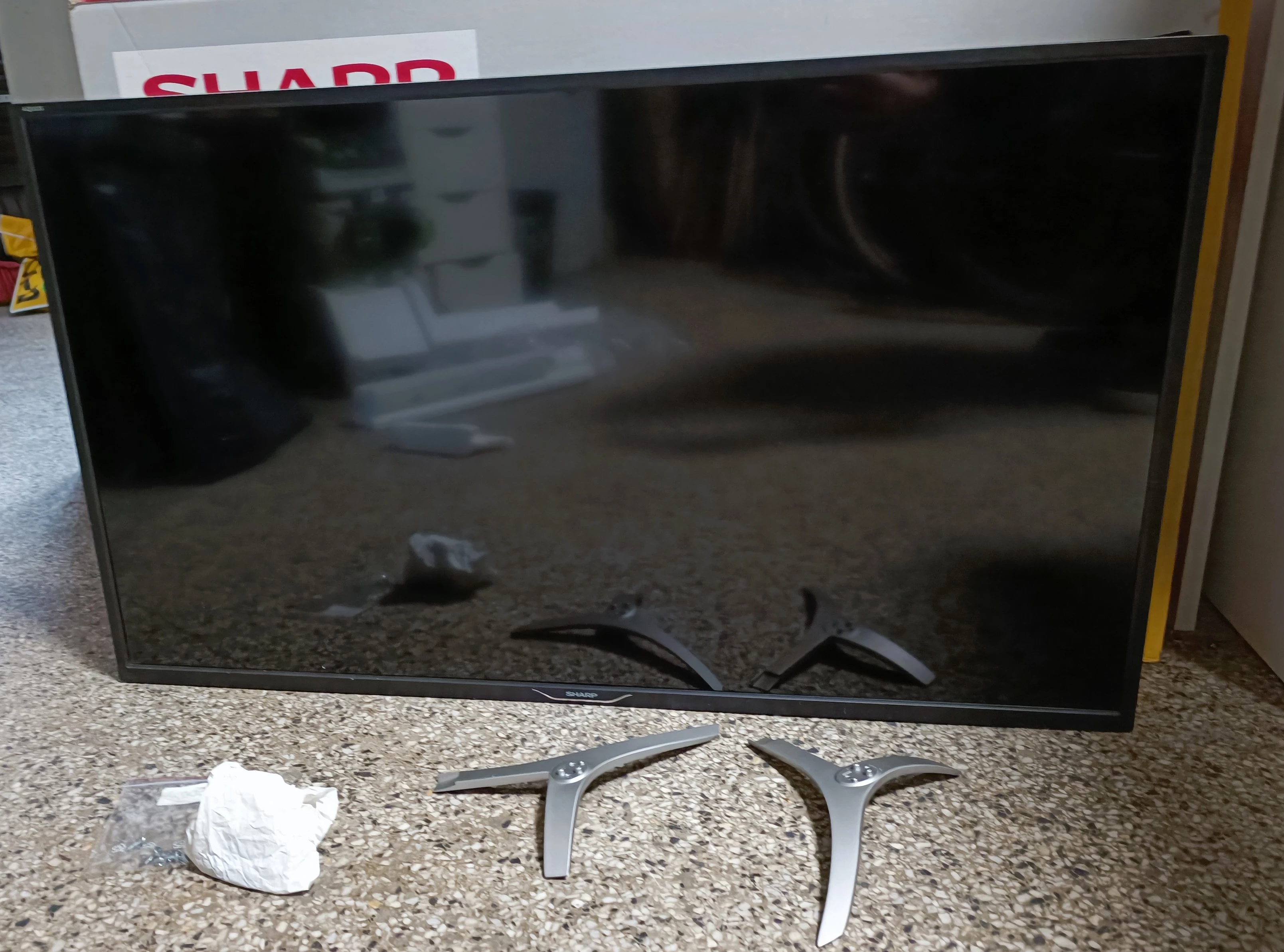 sharp-aquos-lc-40cfe6242e-led-40-cali-smart-tv-dvbt-2-stan-uzywany