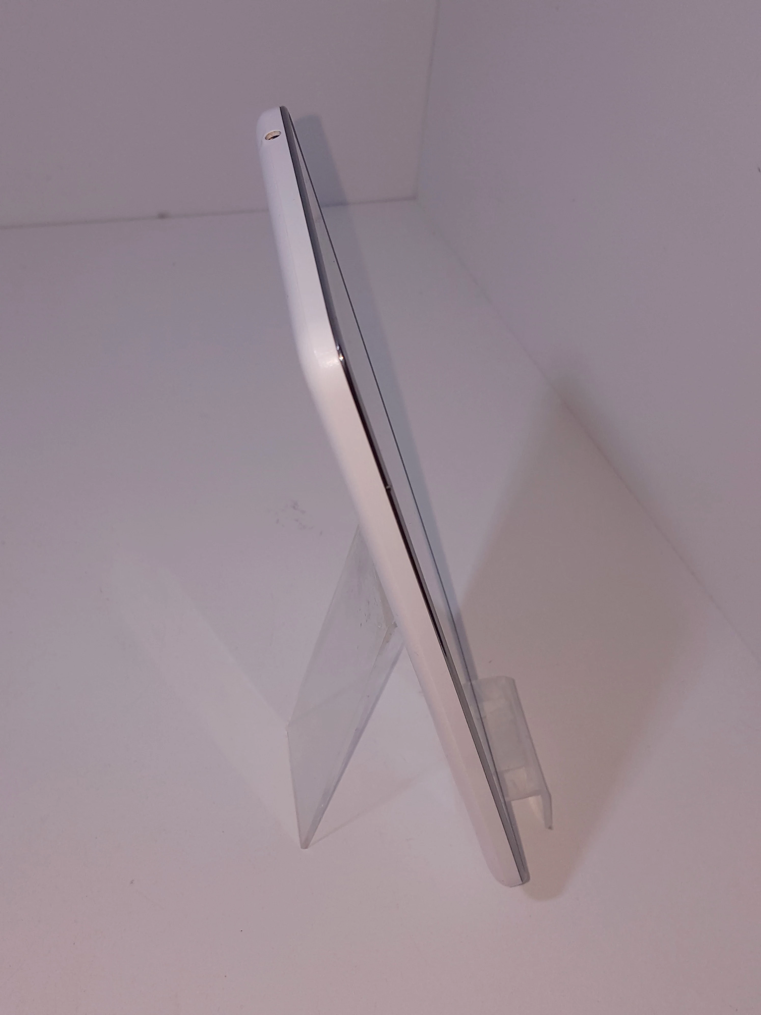 tablet-samsung-galaxy-tab-4-t230-kod-producenta-sm-t230