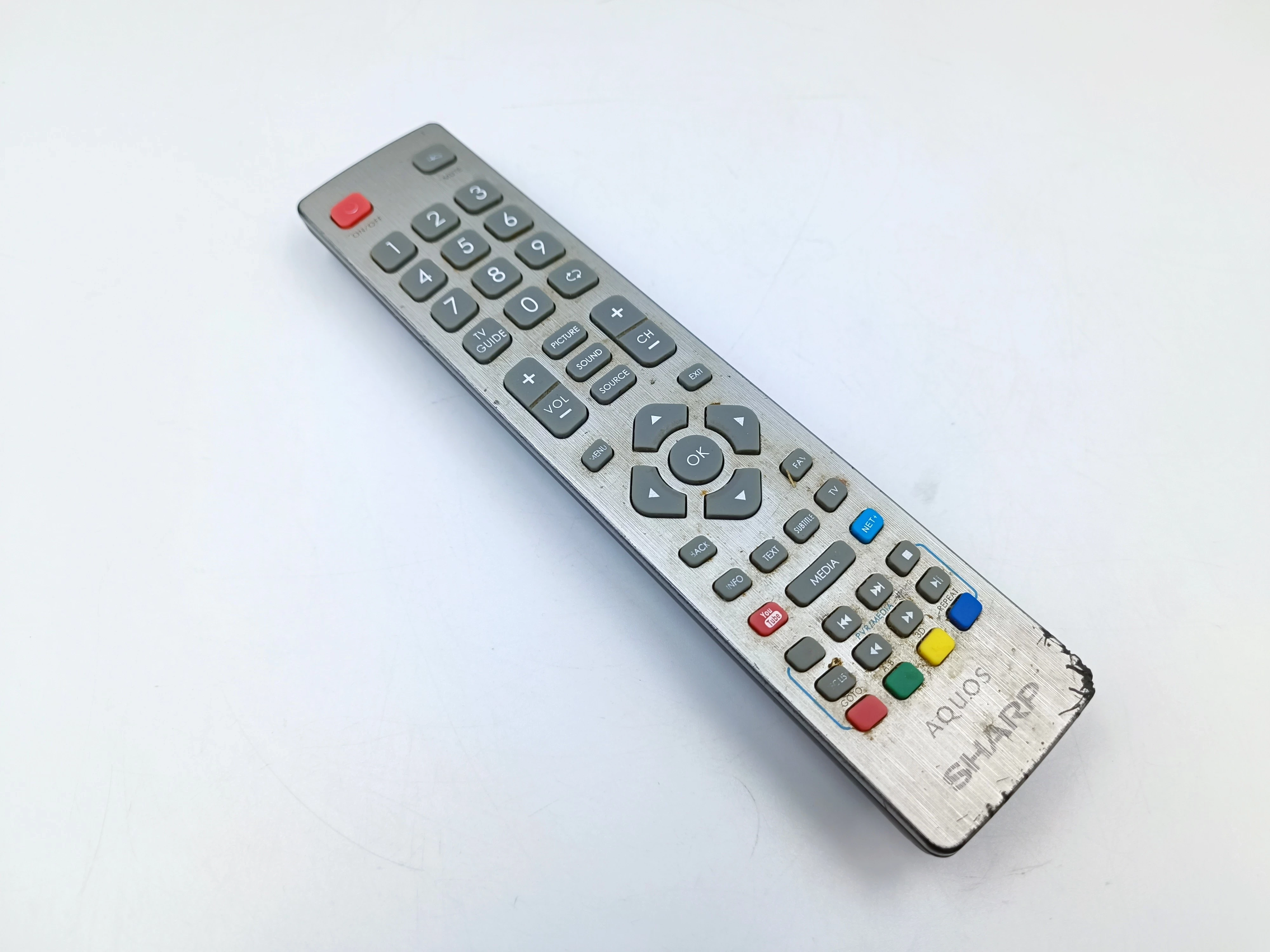 sharp-aquos-lc-40cfe6242e-led-40-cali-smart-tv-dvbt-2-klasa-efektywnosci-energetycznej-stara-klasyfikacja-dla-produktow-uzywanych