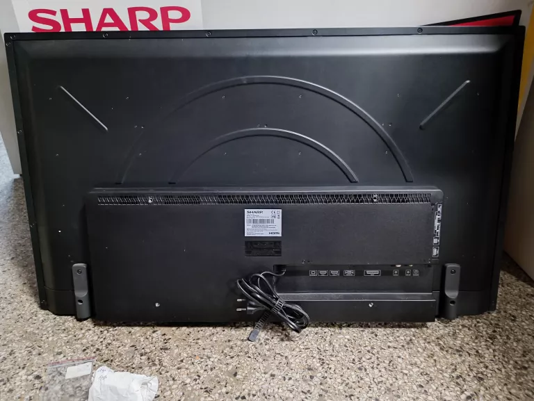 sharp-aquos-lc-40cfe6242e-led-40-cali-smart-tv-dvbt-2-typ-telewizora-led