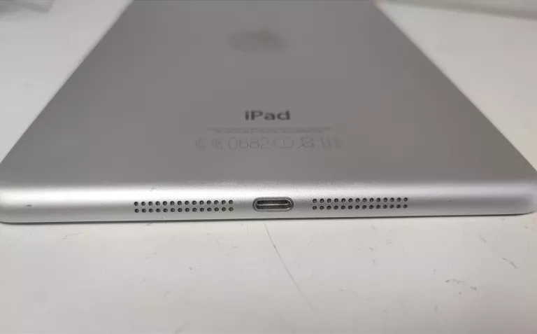 tablet-apple-ipad-mini-a1455-ladowarka-stan-uzywany