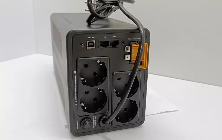 ZASILACZ UPS APC BX750MI-GR 750 VA 410 W