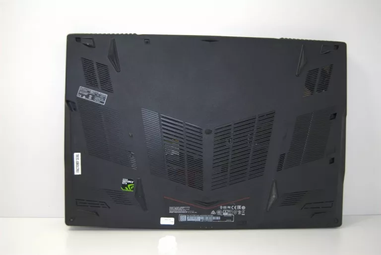 LAPTOP MSI GL73 8RC-218PL 17,3" I7 8/1TB GTX 1050