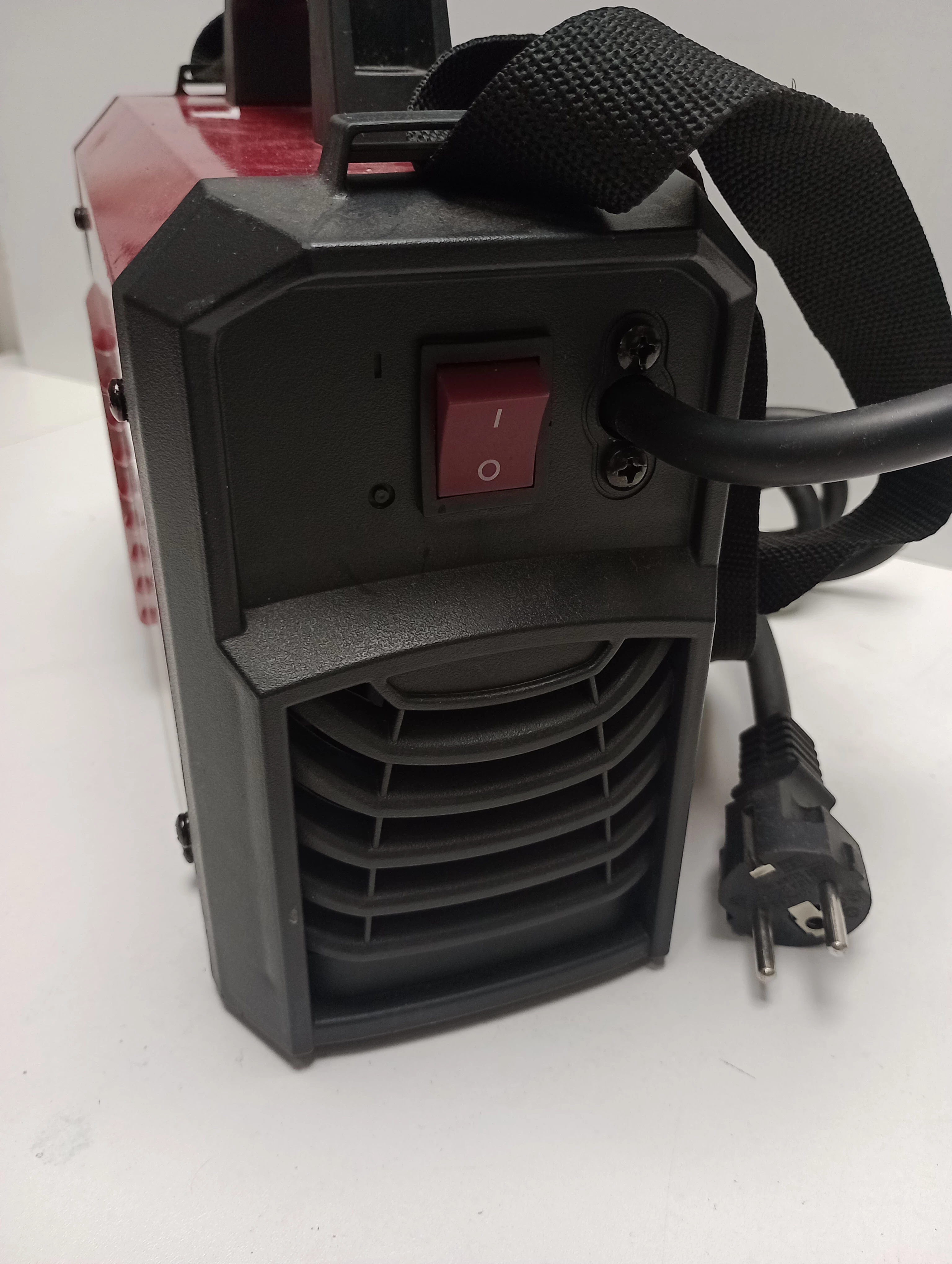 spawarka-inwertorowa-bester-210-nd-kod-producenta-b18258-1