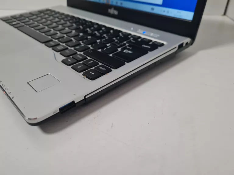 LAPTOP FUJITSU LIFEBOOK S936