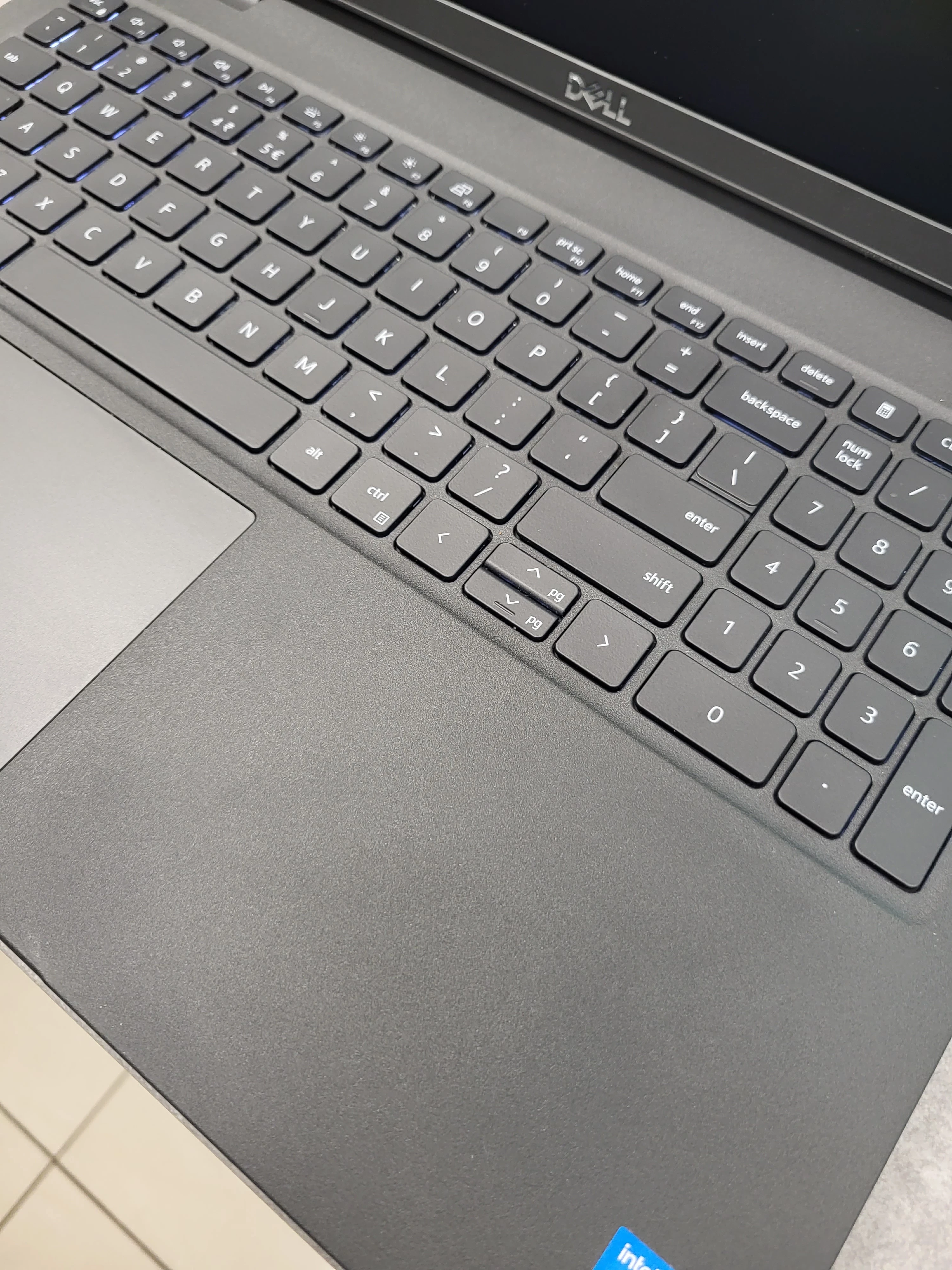 laptop-dell-latitude-3520-i5-11th8ram256ssd-rozdzielczosc-px-1920-x-1080