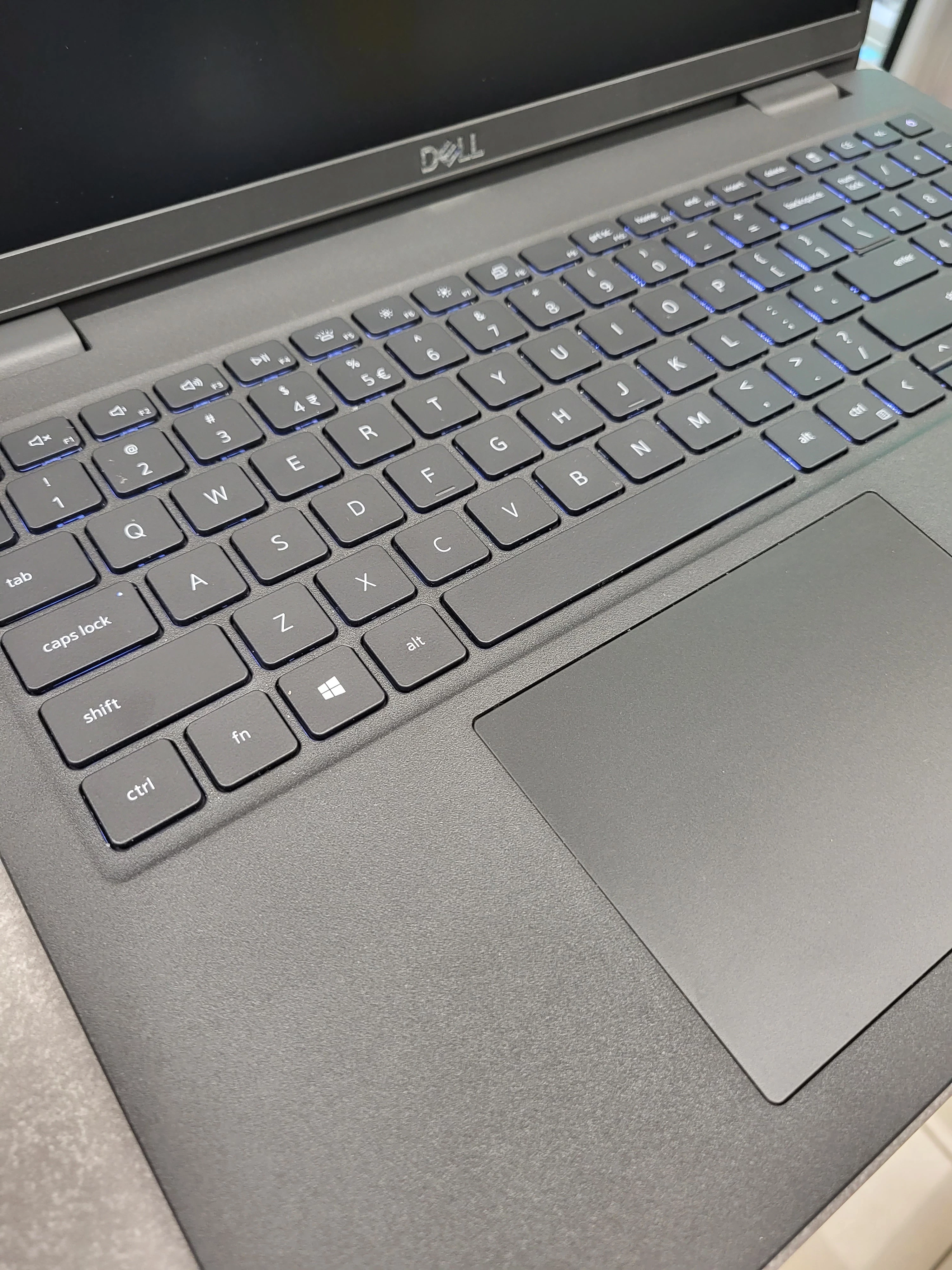 laptop-dell-latitude-3520-i5-11th8ram256ssd-seria-procesora-intel-core-i5