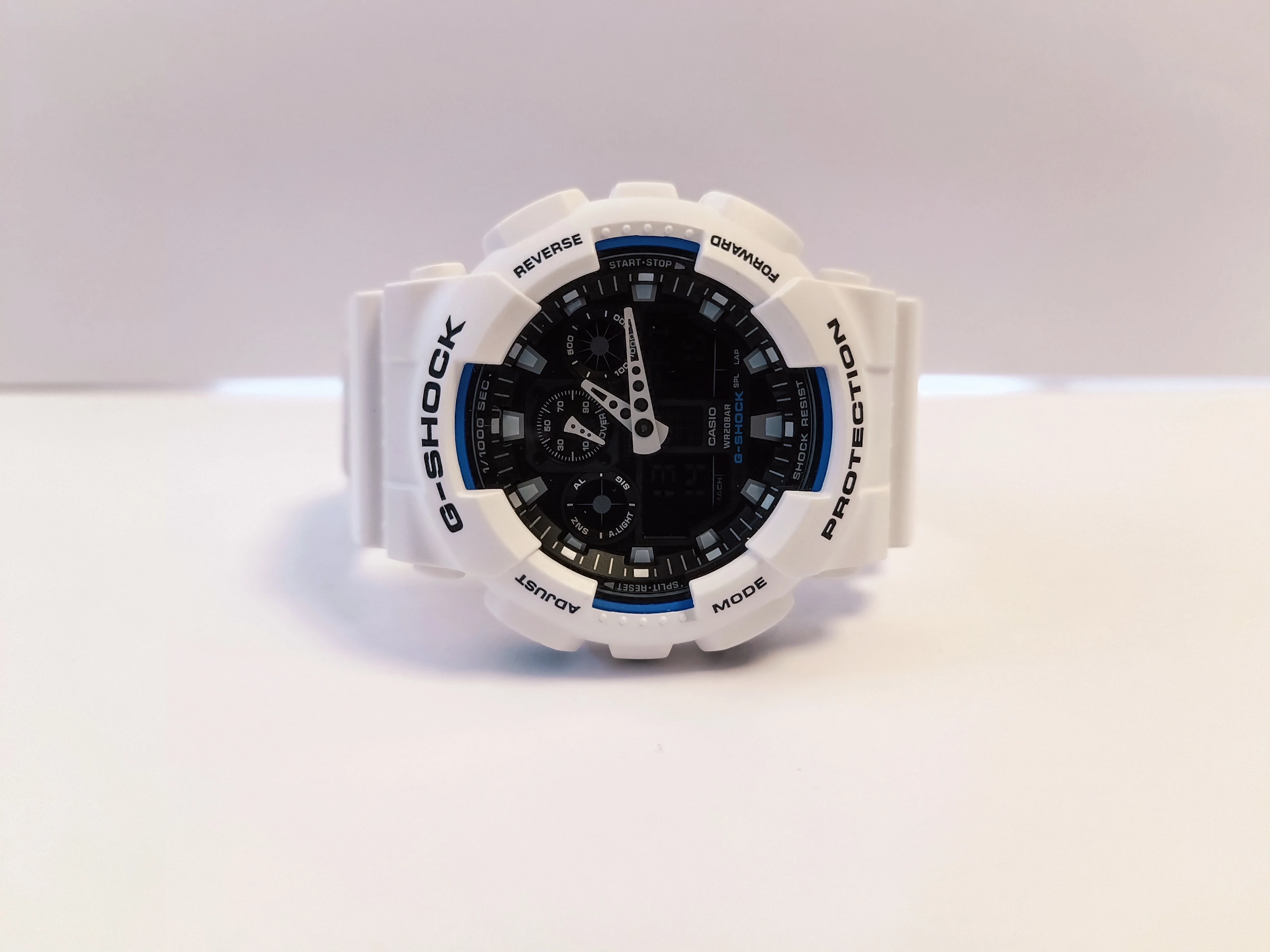 zegarek-casio-g-shock-bialy-ga-100b-stan-uzywany