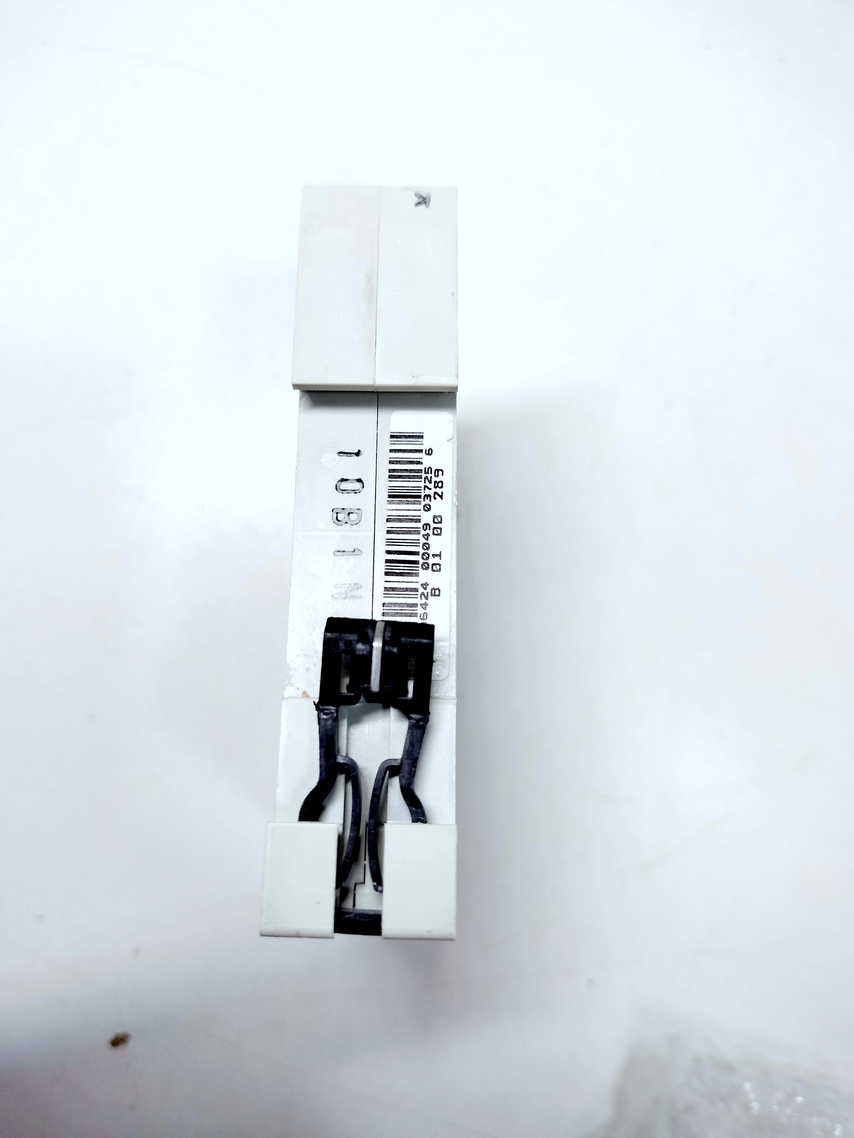 wylacznik-instalacyjny-schrack-6ka-b-10a-bm618110-marka-schrack