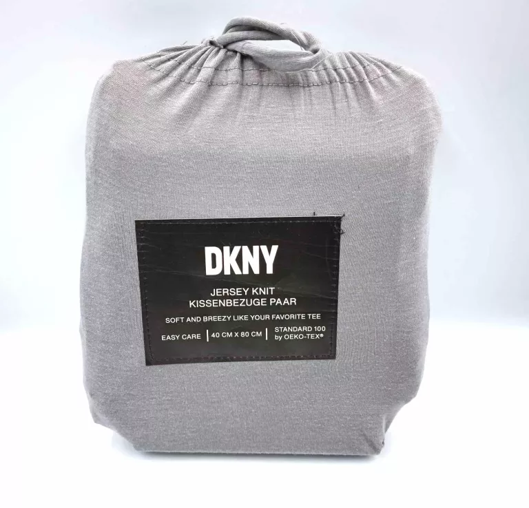 POSZEWKA NA PODUSZKE DKNY
