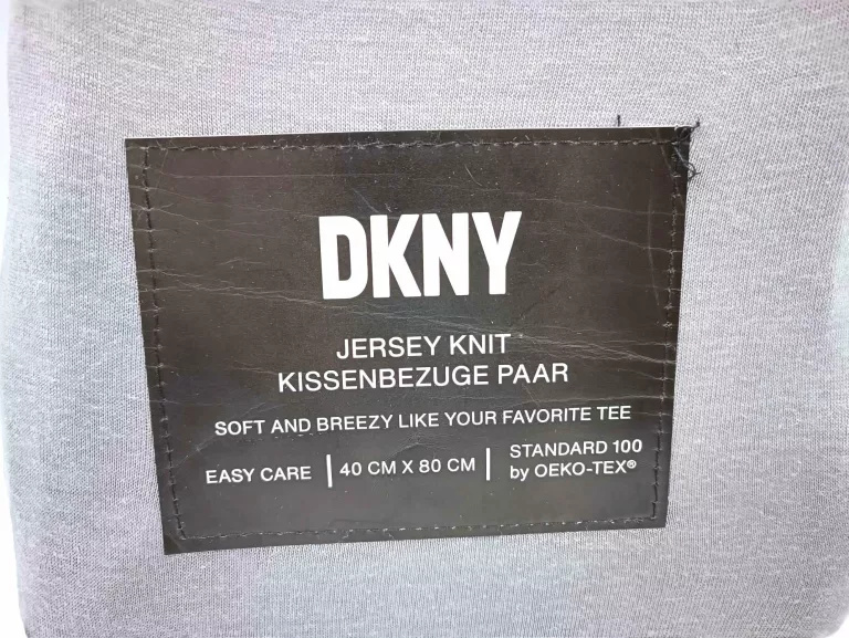 POSZEWKA NA PODUSZKE DKNY