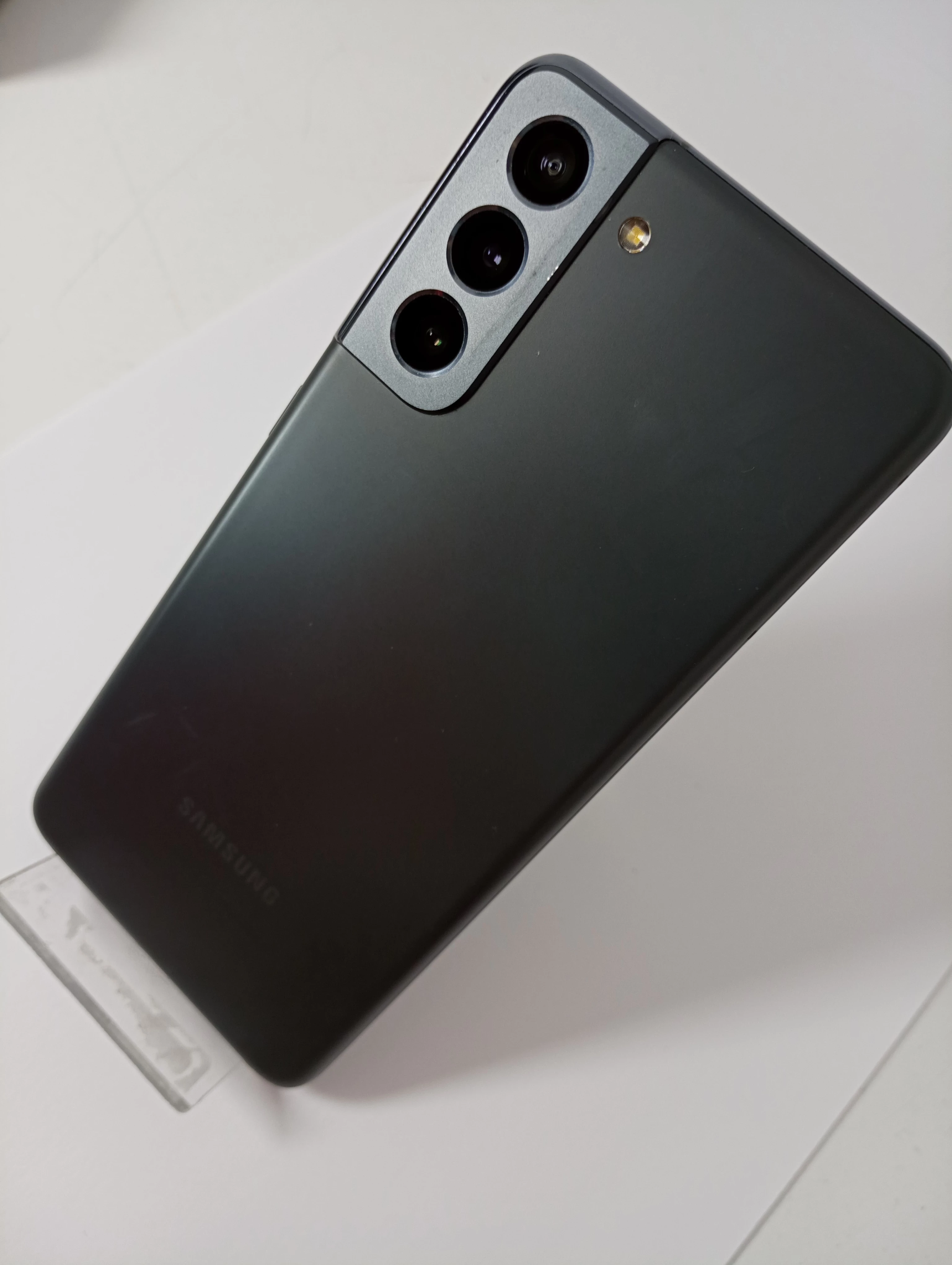 telefon-samsung-galaxy-s21-5g-na-czesci-transmisja-danych-5g