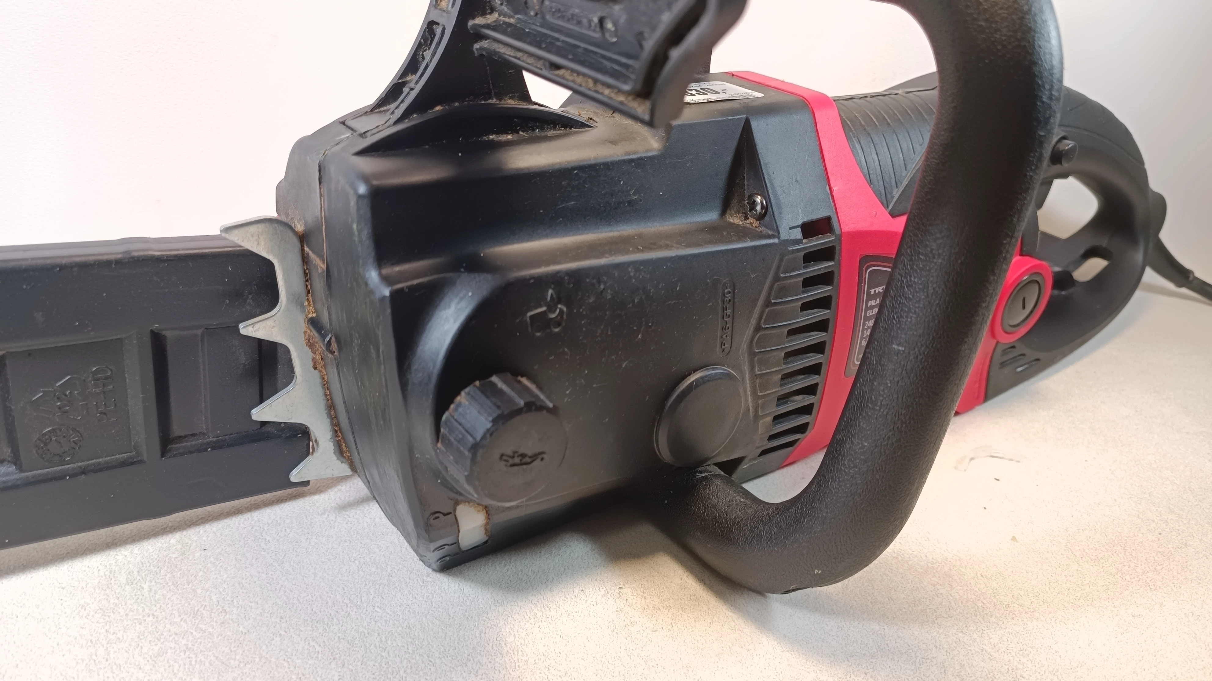 tryton-pilarka-elektryczna-2400w-kod-producenta-toc40242