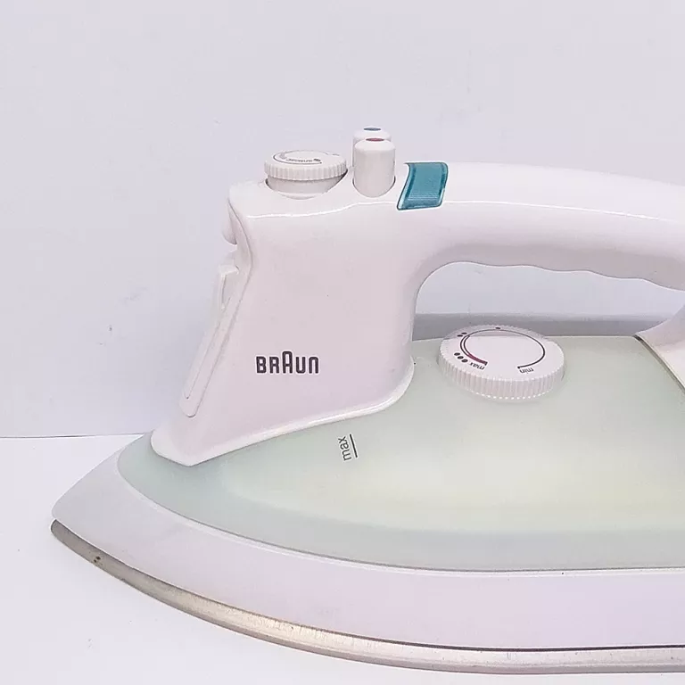 zelazko-braun-optistyle-1400-w-kolor-dominujacy-bialy