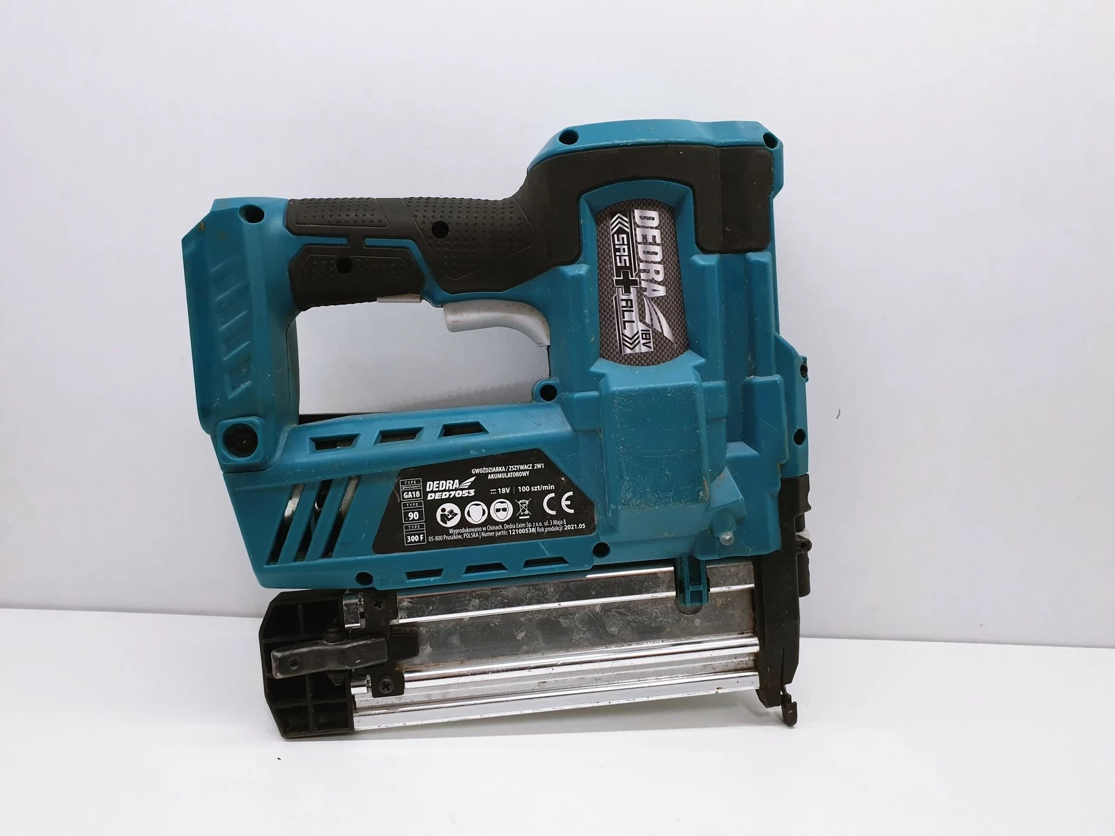 gwozdziarka-akumulatorowa-dedra-ded7053-lad-kod-producenta-ded7053