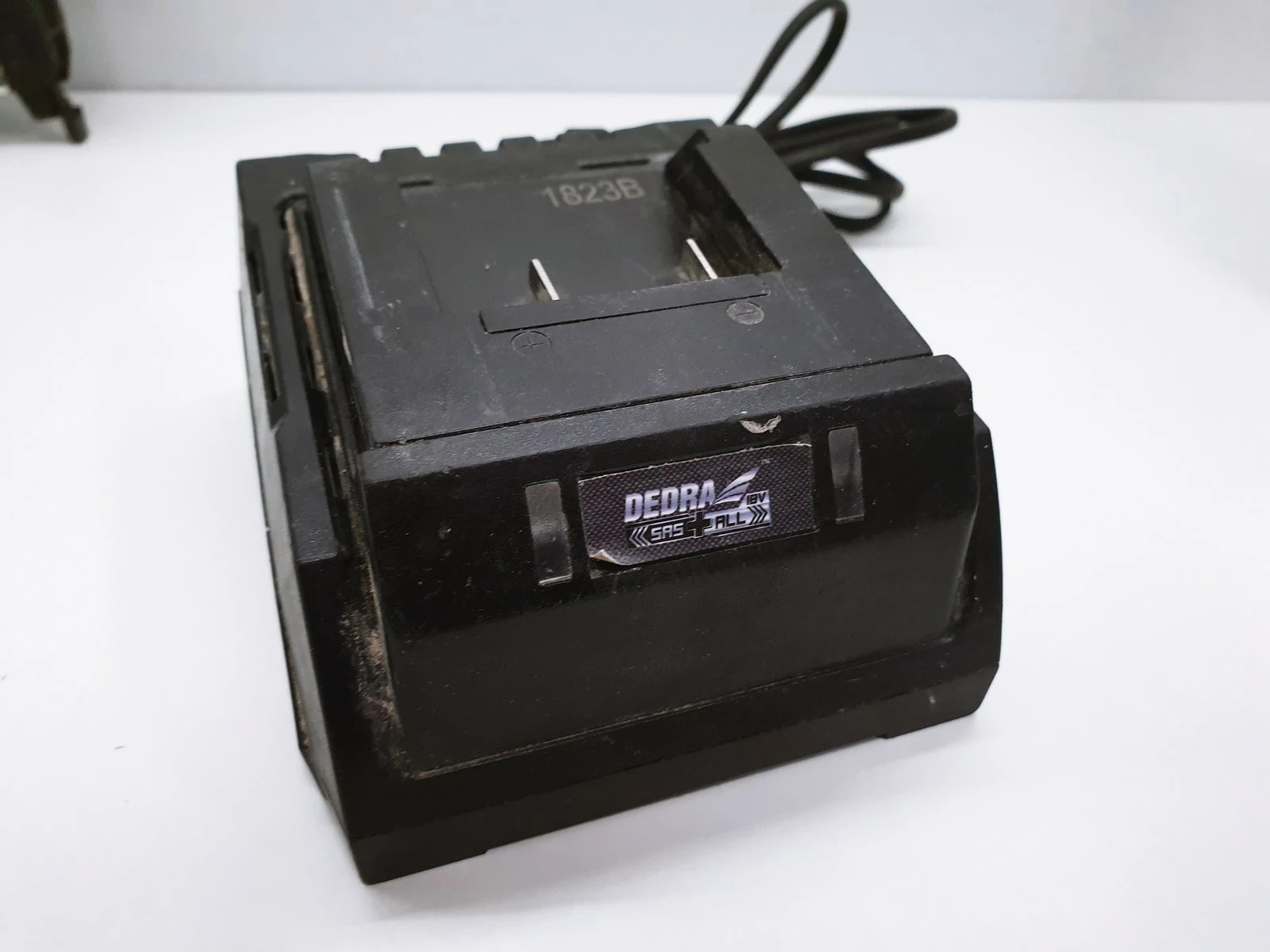 gwozdziarka-akumulatorowa-dedra-ded7053-lad-marka-dedra