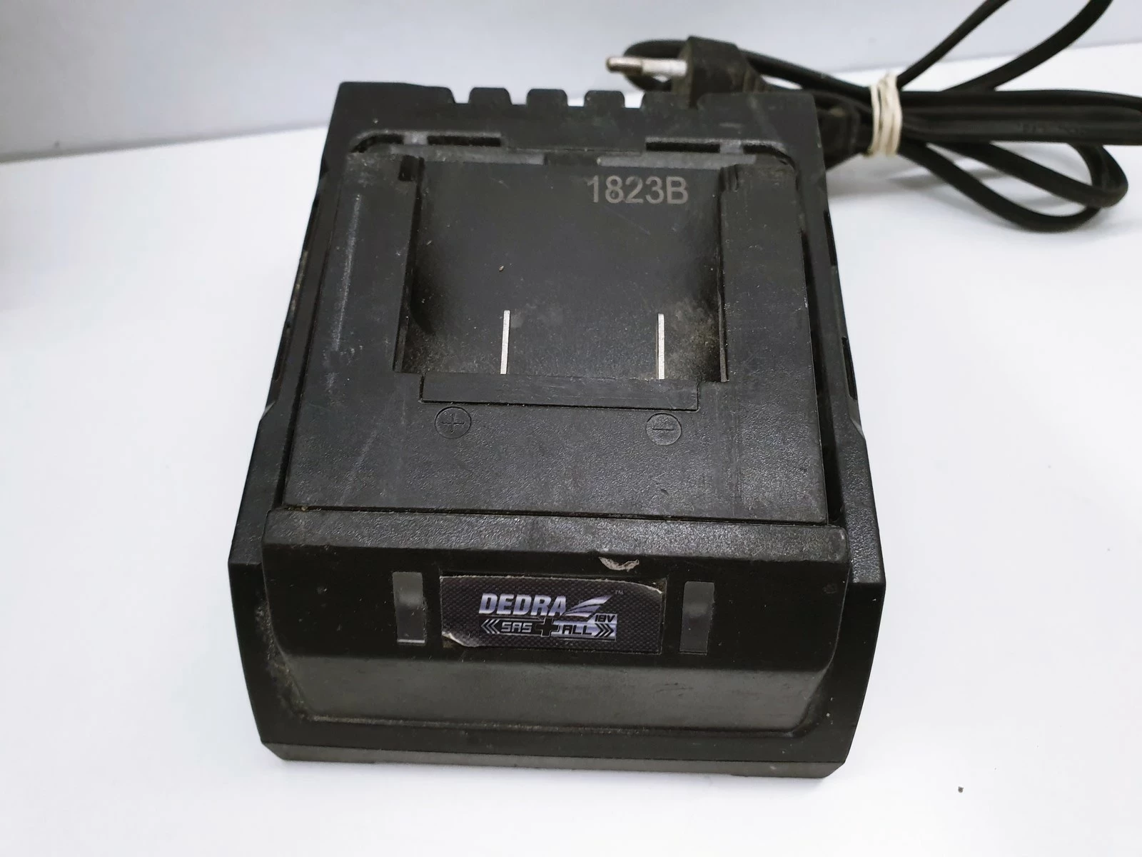 gwozdziarka-akumulatorowa-dedra-ded7053-lad-ean-gtin-5902628705303