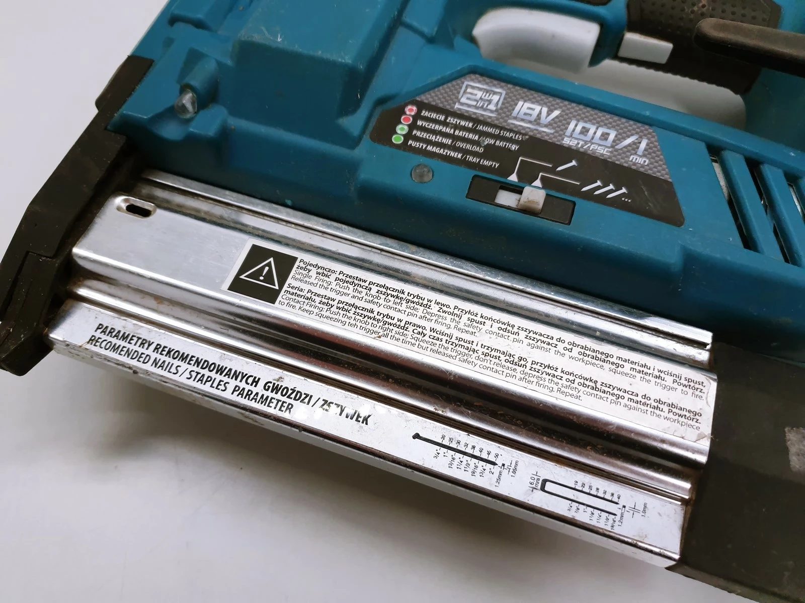 gwozdziarka-akumulatorowa-dedra-ded7053-lad-stan-uzywany