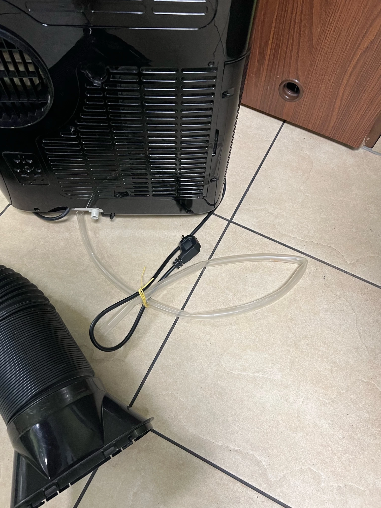 klimatyzator-eberg-cooly-c35hd-pilot-okazja-zalecana-maksymalna-wielkosc-pomieszczenia-35