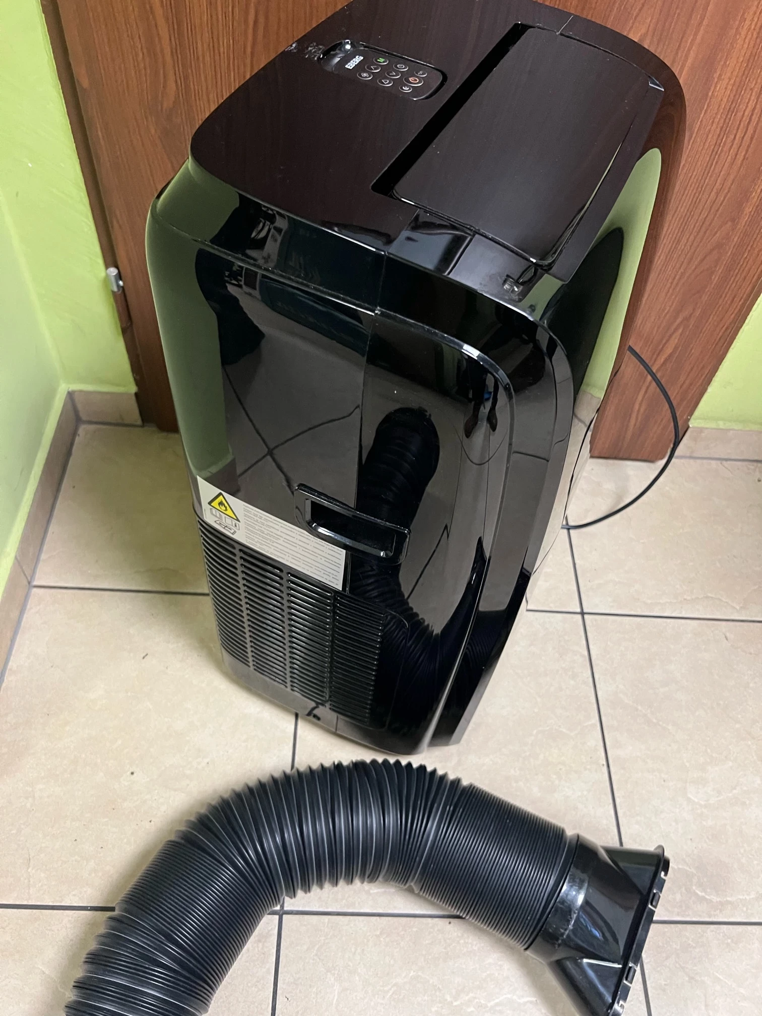 klimatyzator-eberg-cooly-c35hd-pilot-okazja-moc-ogrzewania-2900