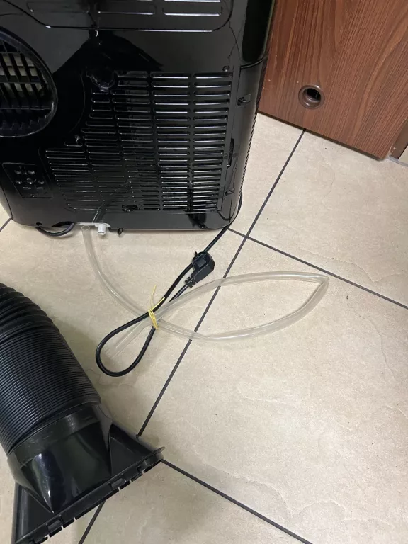 klimatyzator-eberg-cooly-c35hd-pilot-okazja-zalecana-maksymalna-wielkosc-pomieszczenia-35