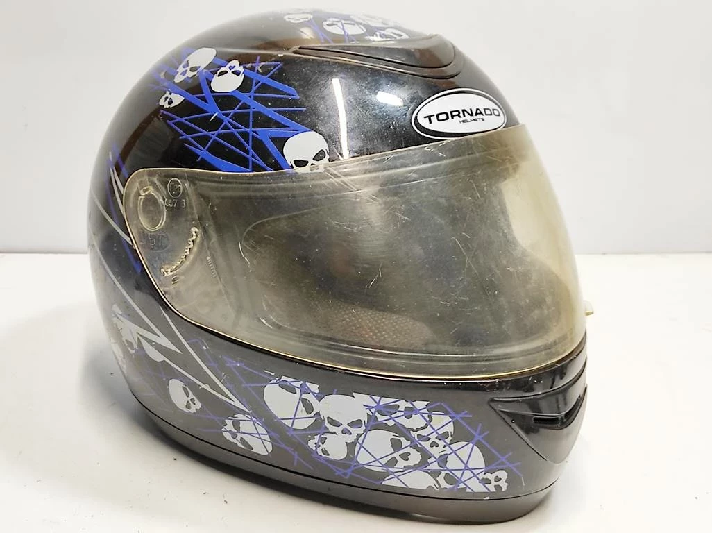 kask-motocyklowy-tornado-czarny-w-czaszki-l-kosciuszki-8-zory