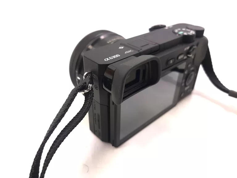 aparat-sony-a6300-obiektyw-16-50mm-etuikarta-rozmiar-matrycy-aps-c