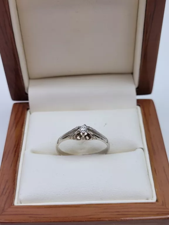 PIERŚCIONEK Z BIAŁEGO ZŁOTA 585 1,93G R.15
