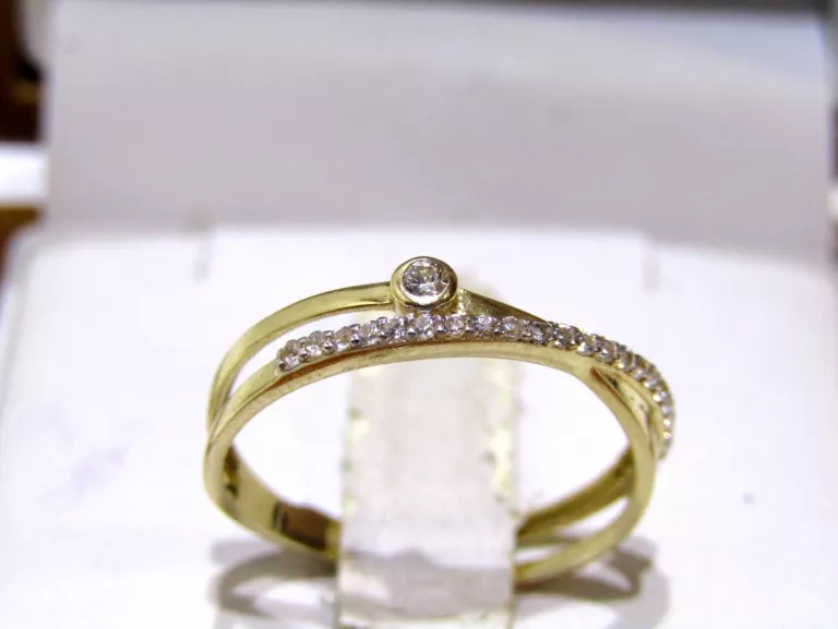 przesliczny-zloty-pierscionek-585-z-cyrkoniami-kosciuszki-48-bilgoraj