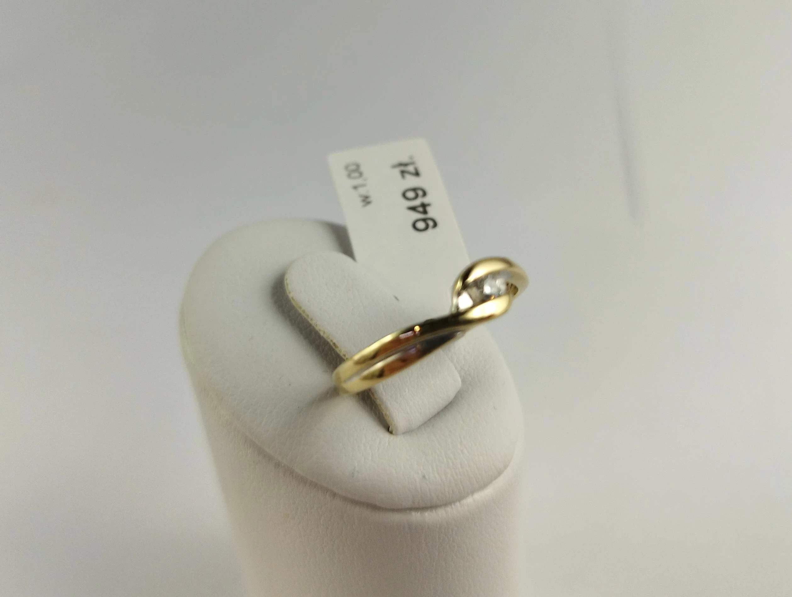 zloty-pierscionek-131g-585-brylant-r12-rodzaj-2205-16