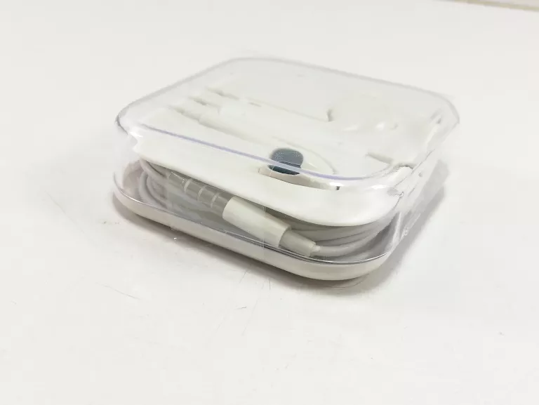 27-sluchawki-przewodowe-biale-stan-11323-2