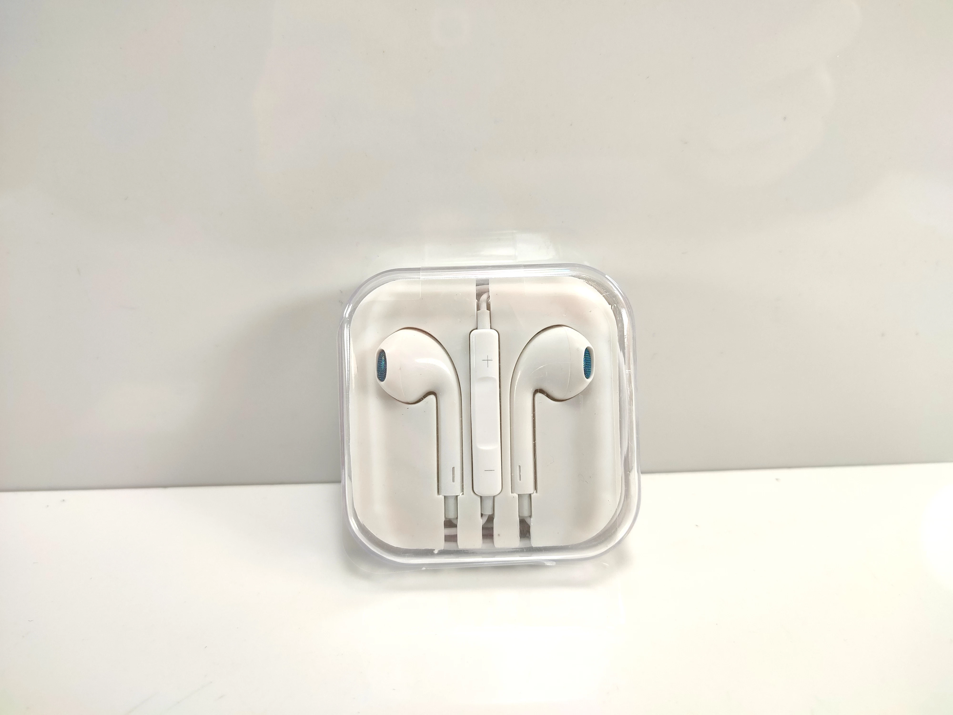 27-sluchawki-zapakowane-iphone-jack-gorna-wilda-100-poznan-ska-x