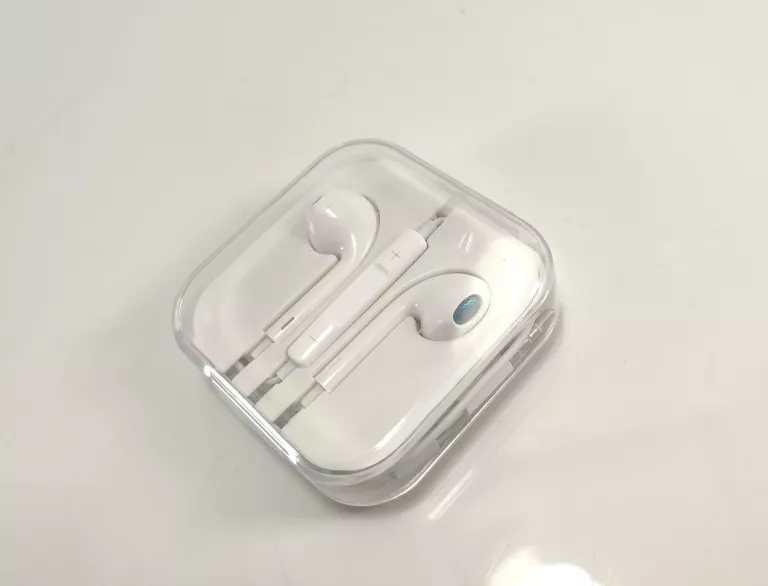 27-sluchawki-zapakowane-iphone-jack-kolor-dominujacy-129357-2