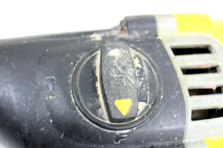 DEWALT MŁOTOWIERTARKA 32133