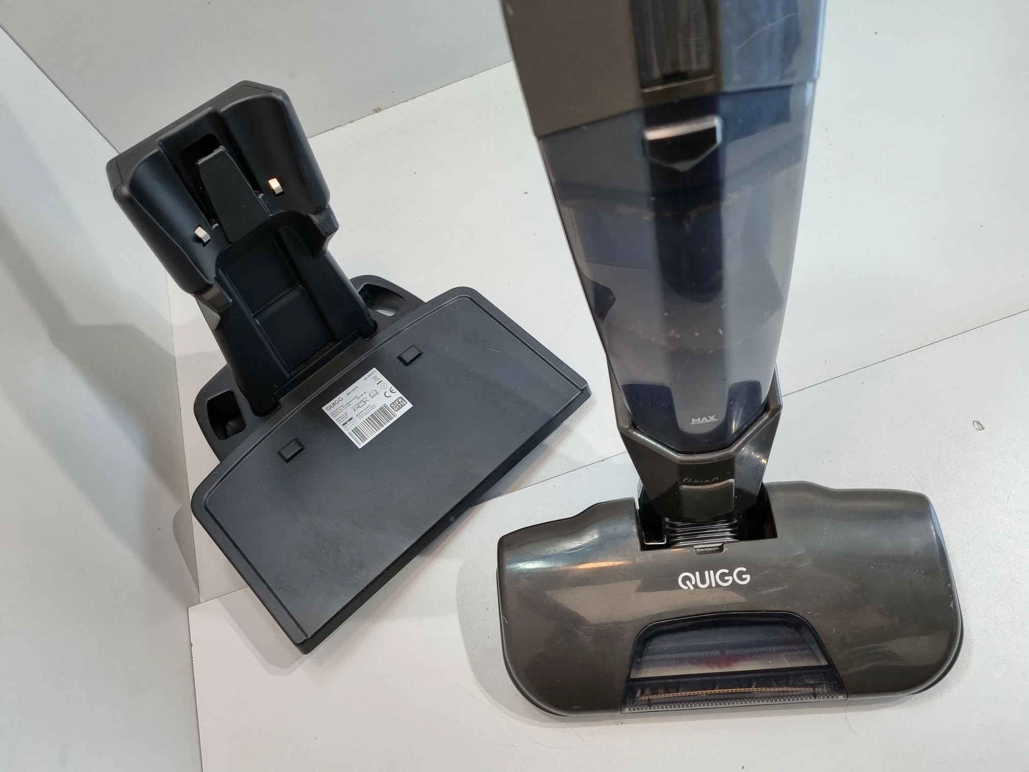 bezprzewodowy-odkurzacz-pionowy-2w1-quigg-md18418-kolor-dominujacy-srebrnyszary