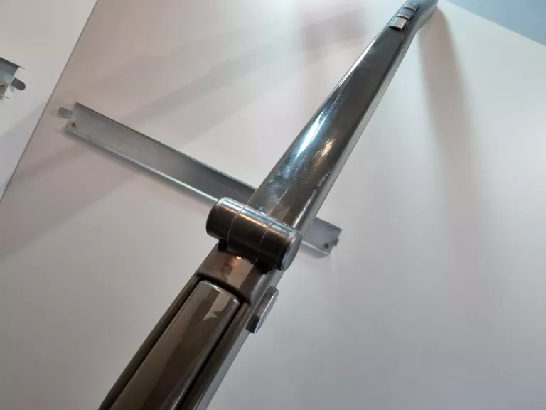 bezprzewodowy-odkurzacz-pionowy-2w1-quigg-md18418-stan-uzywany