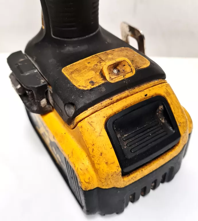 wkretarka-dewalt-dcd-790d2polecam-marka-dewalt