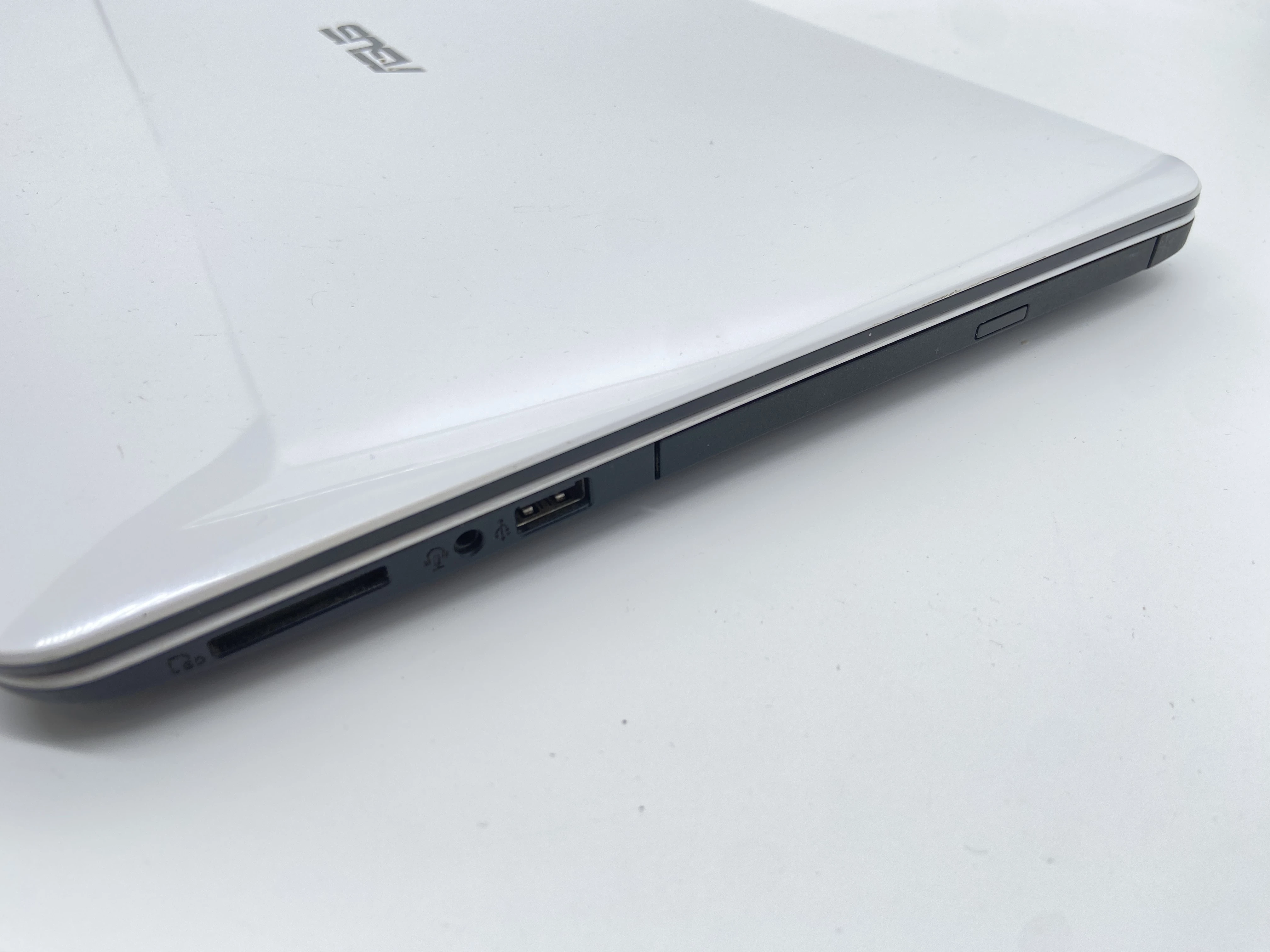 asus-a555l-i3-17ghz-ram-4gb-hdd-1tb-gf-920m-stan-uzywany